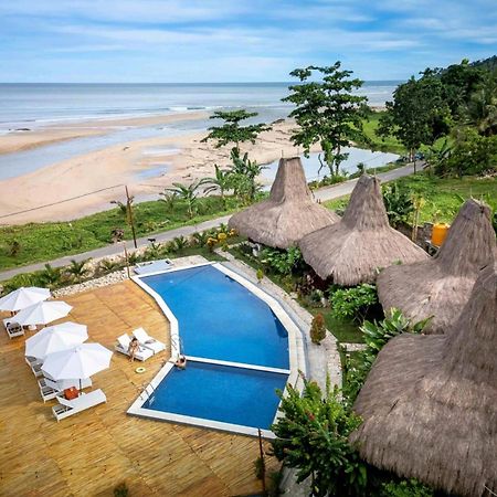 Three Queen Villa And Homestay Waikabubak Eksteriør bilde