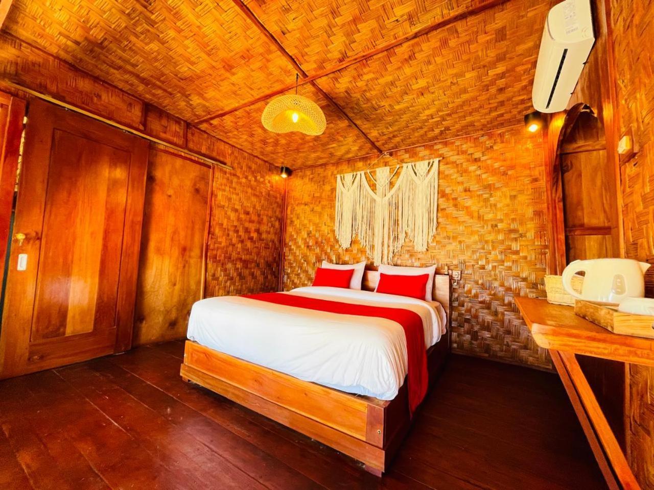 Three Queen Villa And Homestay Waikabubak Eksteriør bilde